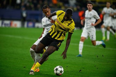 Kết quả Bundesliga Vòng 33 mùa 2024/2025: Bayer Leverkusen 2–4 Borussia Dortmund